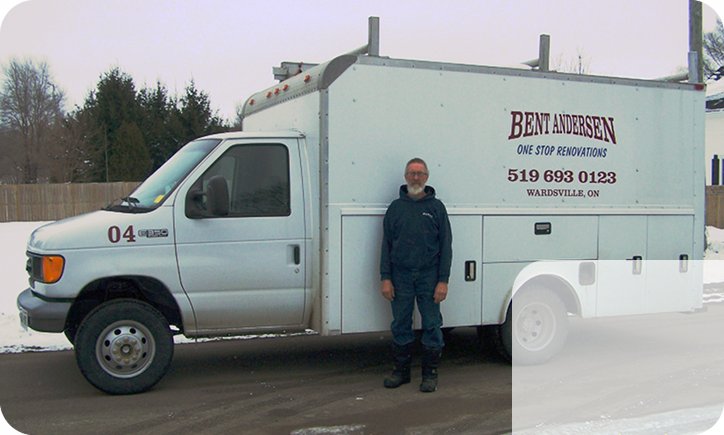 Bent Andersen in front of his truck